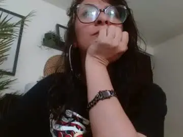 Chaturbate Live Sex Cam of serena_xyz