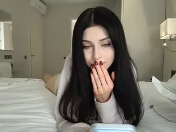 Chaturbate Live Sex Cam of milla_bella