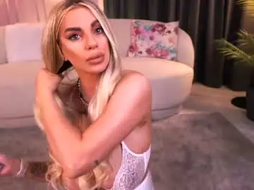 Chaturbate Live Sex Cam of pearlplenty