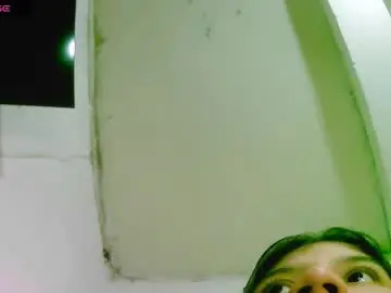 Chaturbate Live Sex Cam of krissone_1