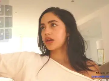 Chaturbate Live Sex Cam of n_o_v_a