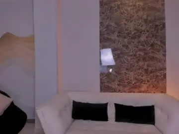 Chaturbate Live Sex Cam of valeriariverax