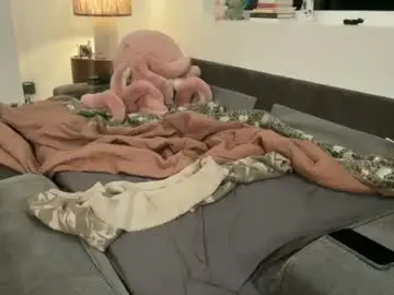 Chaturbate Live Porn of peacheekitty
