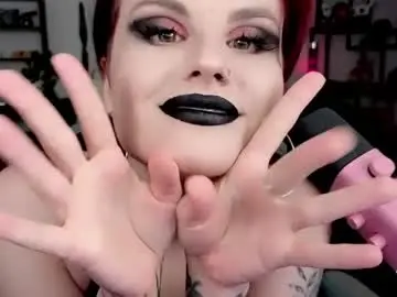 Chaturbate Live Sex Cam of dellacrush_