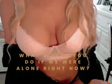 Chaturbate Live Sex Cam of honeymaebae