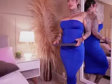 Chaturbate Free Porn Cam of curvyliciouss