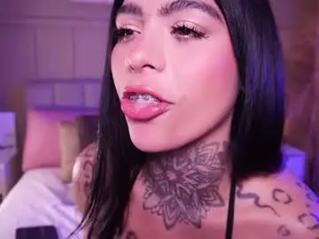 Chaturbate Adult Webcams of curvyliciouss