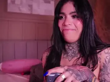 Chaturbate Free Porn Cam of curvyliciouss
