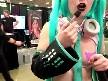 Chaturbate Adult Video Chat of mymindbreaks2