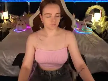 Chaturbate Live Sex Cam of foxyshyyy