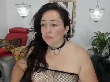 Chaturbate Adult Video Chat of naughty_milf_esmeralda