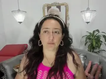 Chaturbate Nude Webcam of naughty_milf_esmeralda