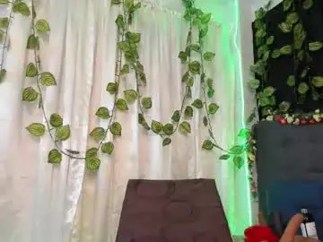 Chaturbate Best live sex cam show of delilah_85