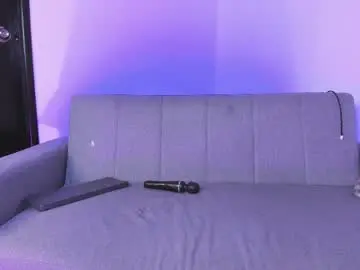 Chaturbate Live Sex Cam of mila_chic