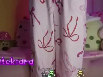 Chaturbate Live Sex Cam of datekiara