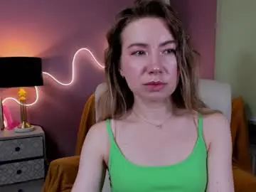 Chaturbate Best live sex cam show of mia_luxx92