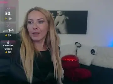 Chaturbate Sex Cam of mistressevelyn_