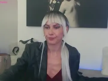 Chaturbate Watch Live Sex Cams of mistressevelyn_