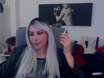 Chaturbate Watch Live Sex Cams of mistressevelyn_