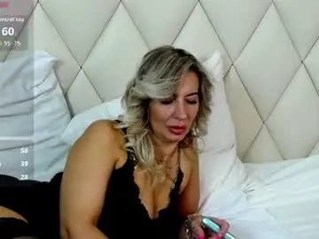 Chaturbate Live Sex Cam of ginabear