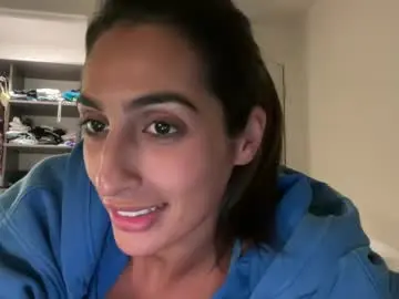 Chaturbate Free Porn Cam of camiliakxoxo