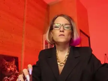 Chaturbate Live Sex Cam of findom_lady_shine