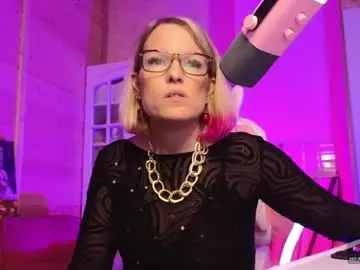 Chaturbate Sex Chat of findom_lady_shine
