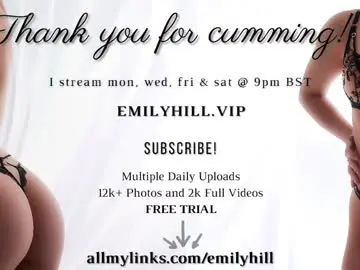 Chaturbate Live Sex of littlee33