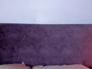 Chaturbate Live Sex Cam of oliviabrady1