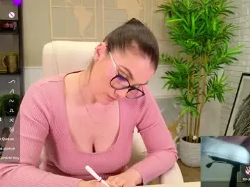 Chaturbate Live Sex Cam of selinesole_