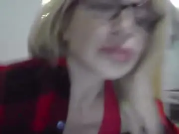 Chaturbate Live Sex of fox_red_lady7