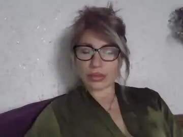 Chaturbate Live Sex Cam of fox_red_lady7