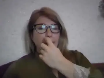 Chaturbate Live Sex of fox_red_lady7