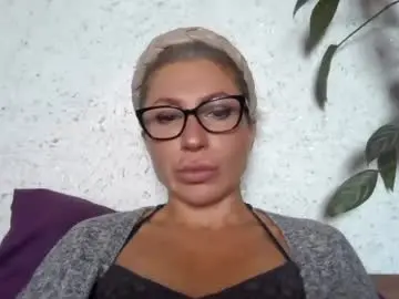 Chaturbate Private Sex Chat of fox_red_lady7