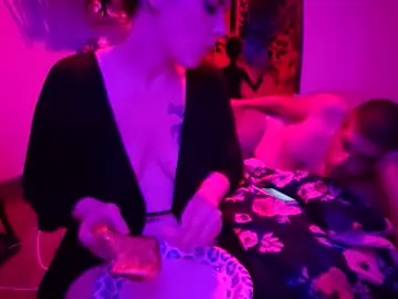 Chaturbate Nude Webcam of creamymilf11