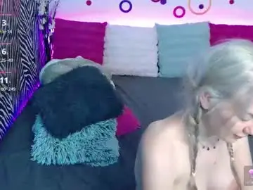 Chaturbate Live Sex Cam of lovelybutterfly