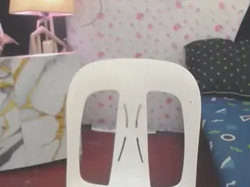 Chaturbate Live Sex of petit_valeria123