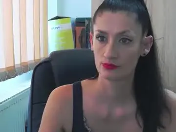 Chaturbate Live Sex Cam of wildbea23