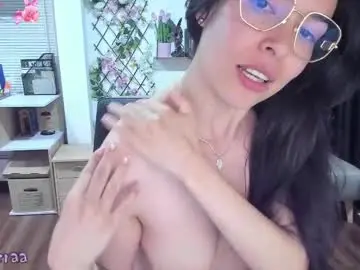 Chaturbate Nude Webcam of lunagasai_