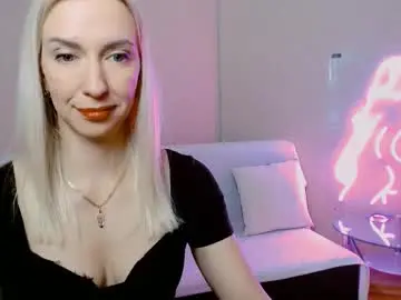 Chaturbate Live Sex Cam of cute_smile_shy