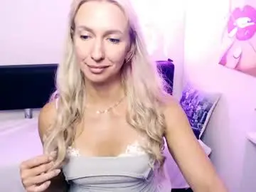 Chaturbate Live Sex Cam of cute_smile_shy