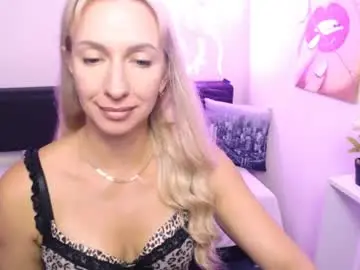 Chaturbate Live Porn of cute_smile_shy