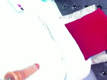 Chaturbate Live Sex Cam of halie728