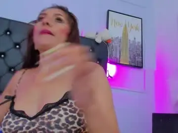 Chaturbate Adult Video Chat of halie728