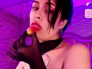 Chaturbate Adult Video Chat of roxanne_han