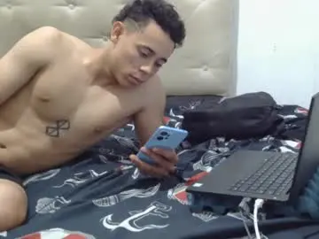 Chaturbate Best live sex cam show of noahandrubi1