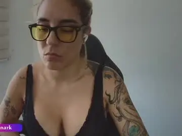 Chaturbate Live Sex Cam of valkyriarose