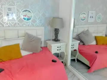 Chaturbate Live Sex Cam of andrea_dreams__