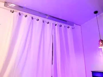 Chaturbate Live Sex Cam of riley_bensongh