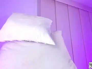 Chaturbate Sex Cam of yesikasaenz